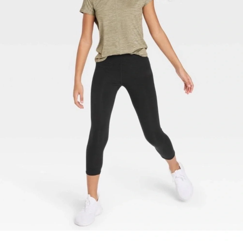 All in Motion Girls' Core Cropped Leggings - Black size XL (14). NWT
